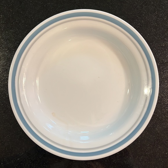 Corning Corelle "Indigo" Rimmed Cereal / Soup bowls. (Set of 2). - Picture 3 of 9
